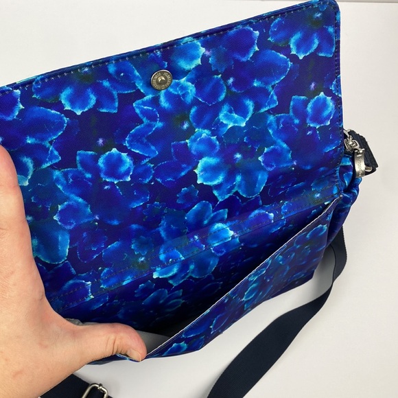 Baggallini | Blue Watercolor Floral Large Crossbody Purse Bag - Picture 7 of 11